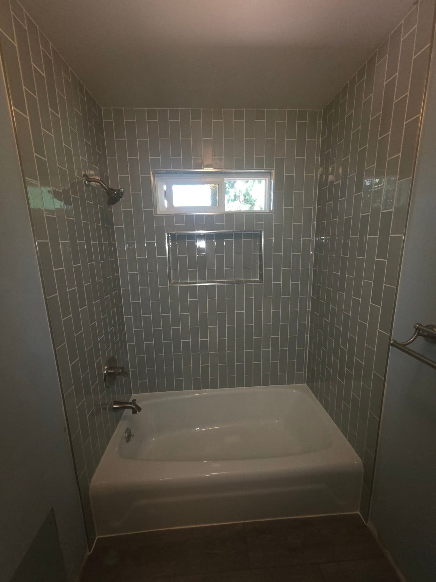 Gray subway tub surround