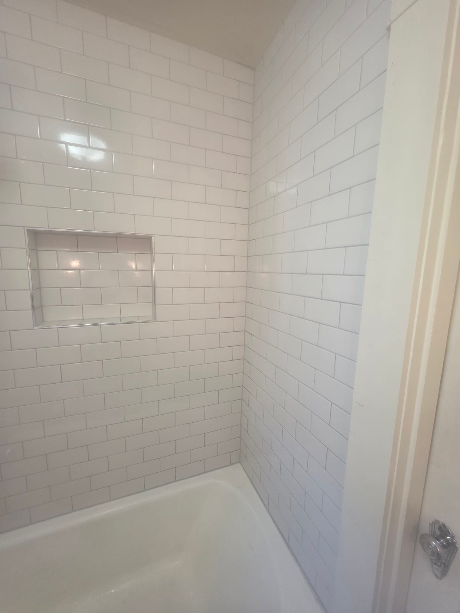 White subway shower
